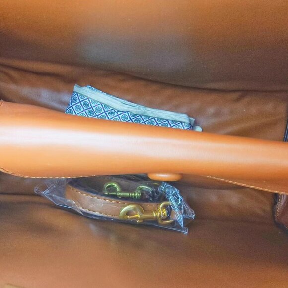 Brand new Tory Burch black handbag. - Picture 12 of 15